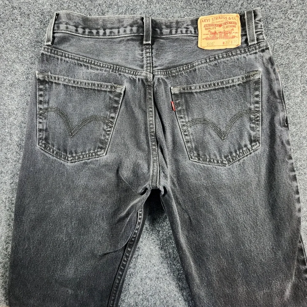 Levi's 505 Regular Fit Jeans Mens 32x30 Fit 31x28 Faded Black Straight Leg Y2K